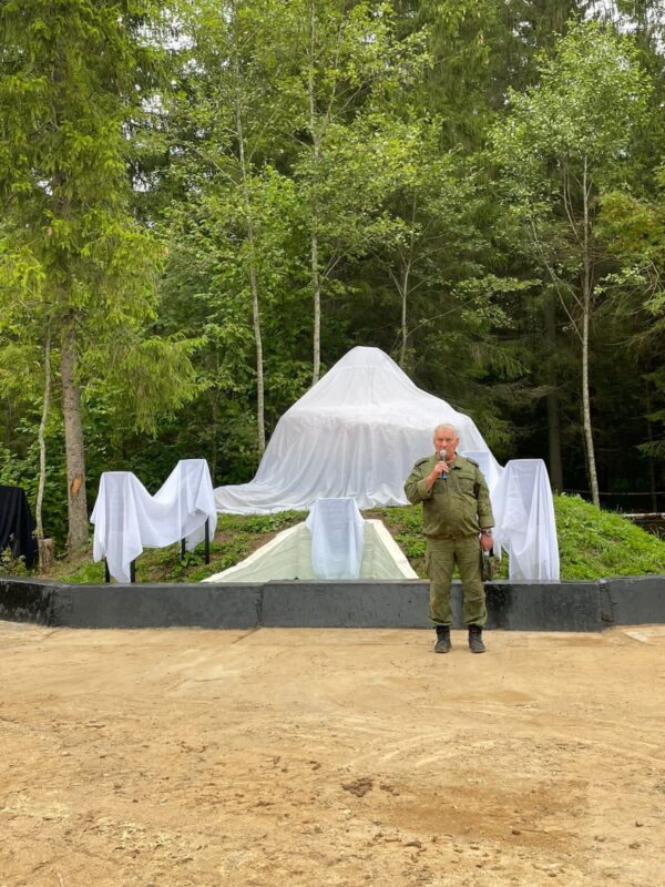 В Нелидово открыли памятник горнякам-первопроходцам