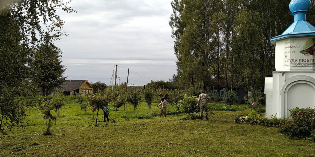 На территории Ржевского района прошел субботник На территории Ржевского района прошел субботник