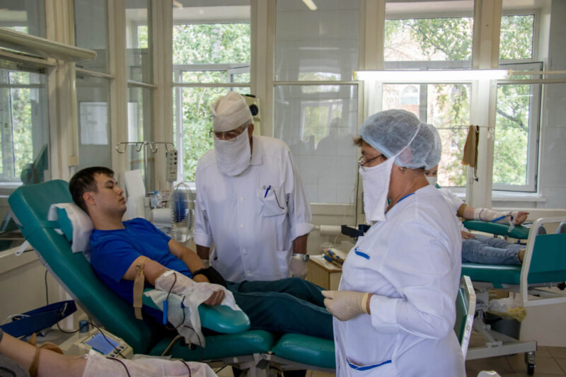 Сотрудники Тверских подразделений МЧС стали донорами крови