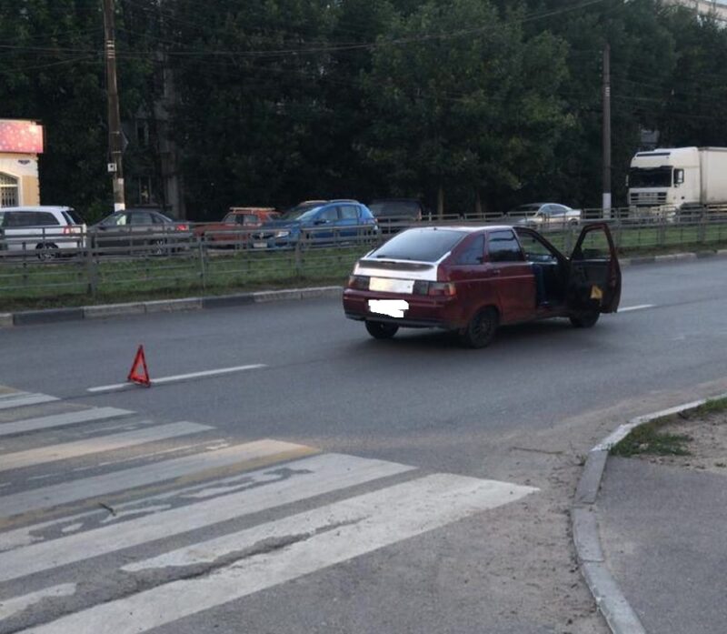 В Твери машина сбила женщину на переходе