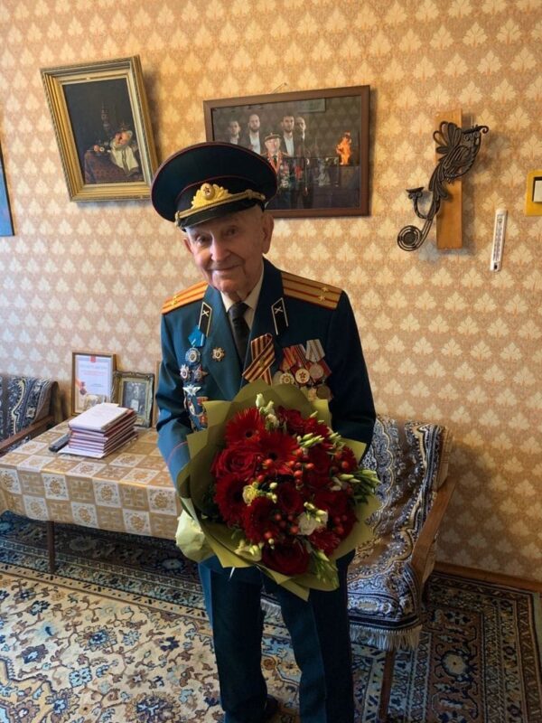 Игорь Руденя поблагодарил за вклад в Победу участника Великой Отечественной войны Ивана Евгеньевича Кладкевича, отмечающего свой день рождения Игорь Руденя поблагодарил за вклад в Победу участника Великой Отечественной войны Ивана Евгеньевича Кладкевича, отмечающего свой день рождения