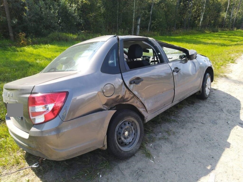 В Тверской области Рено на скорости врезался в Ладу В Тверской области Рено на скорости врезался в Ладу