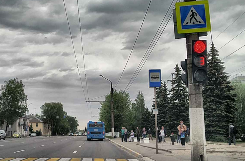 Юлия Саранова обратилась в администрацию с просьбой привести в порядок остановку в "Южном" Юлия Саранова обратилась в администрацию с просьбой привести в порядок остановку в "Южном"