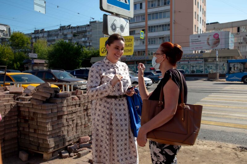 Юлия Саранова проверила адресный ремонт проблемных тротуаров