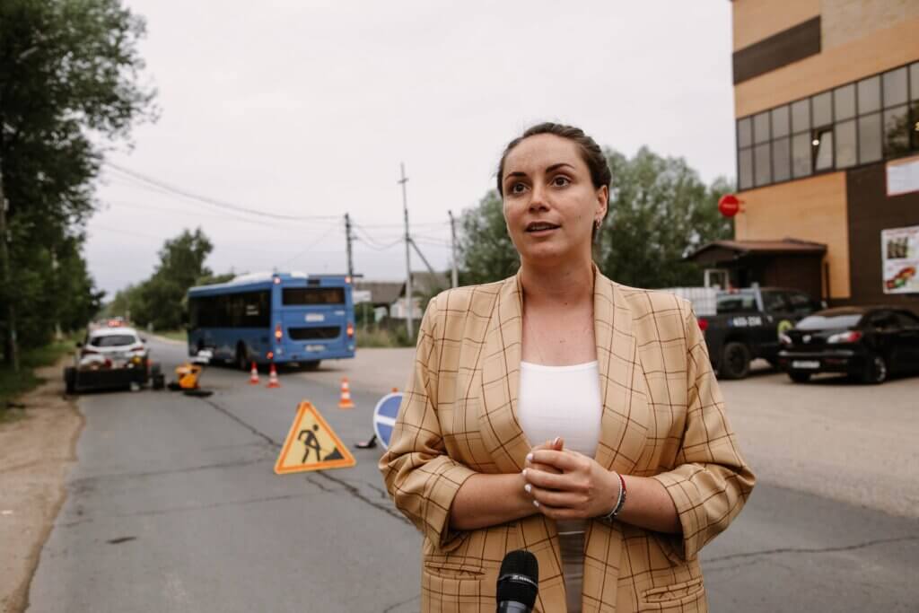 Юлия Саранова: Пора улучшать дворовые территории Юлия Саранова: Пора улучшать дворовые территории