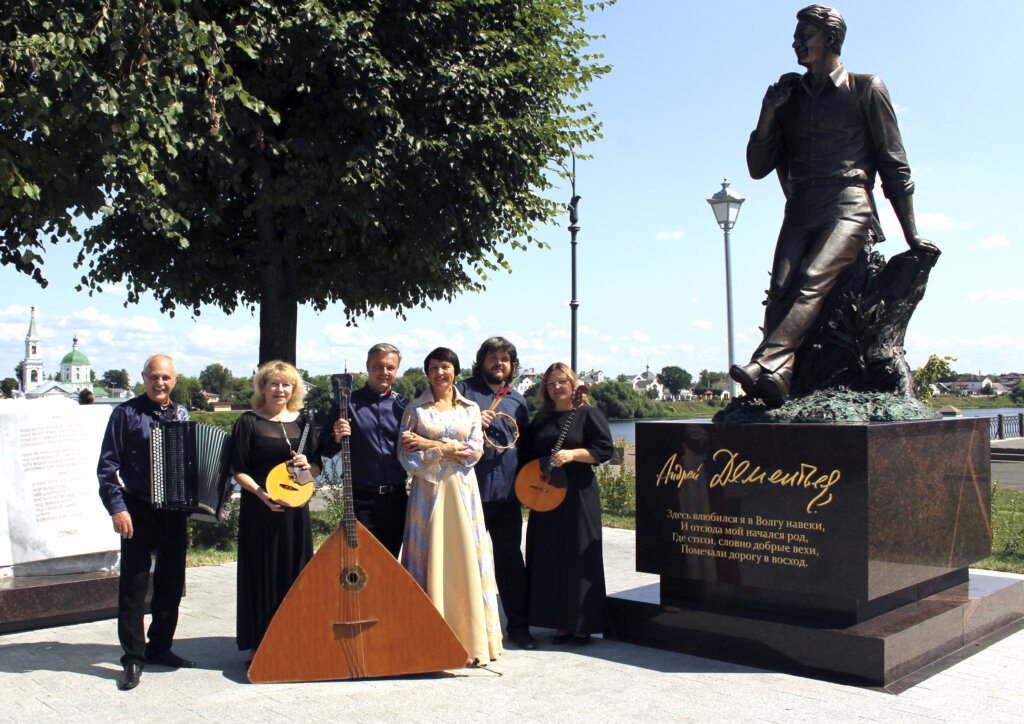 На фестивале «Вместе мы – Россия» Тверскую область представит ансамбль народной музыки «КалиНА-АРТ»