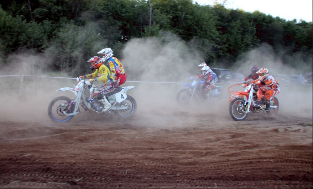 Фотолента "Тверьлайф": В Тверской области состоялись соревнования по мотокроссу Фотолента "Тверьлайф": В Тверской области состоялись соревнования по мотокроссу