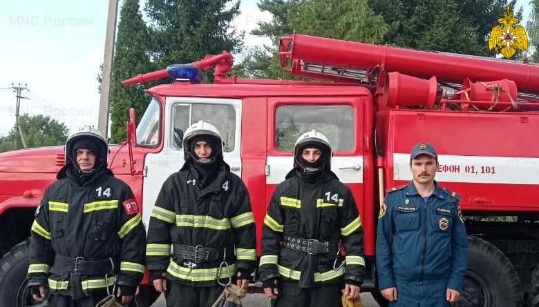 Пожарные спасли женщину из горящей квартиры в Удомле