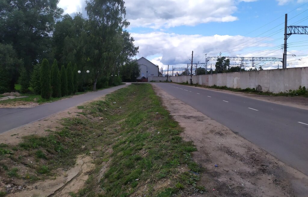 В Лихославле на отремонтированном участке дороги по улице Советская обустроили систему водоотведения