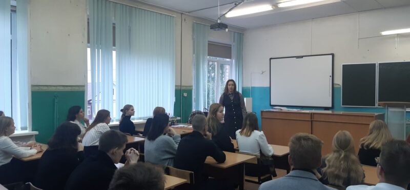 Школьники из Конаково побеседовали с судьёй Школьники из Конаково побеседовали с судьёй