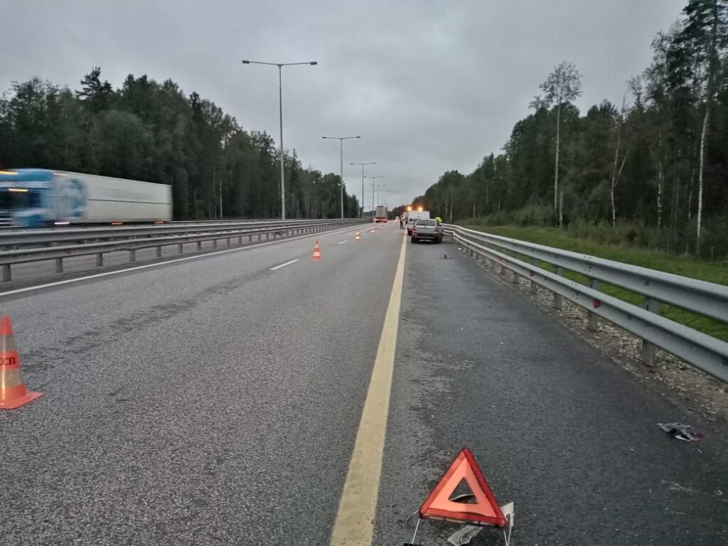 В Тверской области водитель заснул за рулем и врезался в фуру