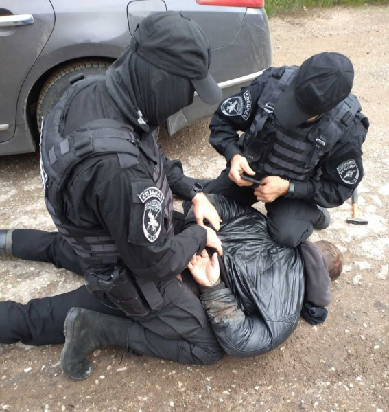 В Тверской области поймали курьера, доставляющего посылки с наркотическим веществом В Тверской области поймали курьера, доставляющего посылки с наркотическим веществом