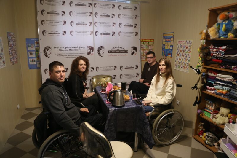 Владимир Васильев поблагодарил Марину Леонович за помощь ветеранам и инвалидам