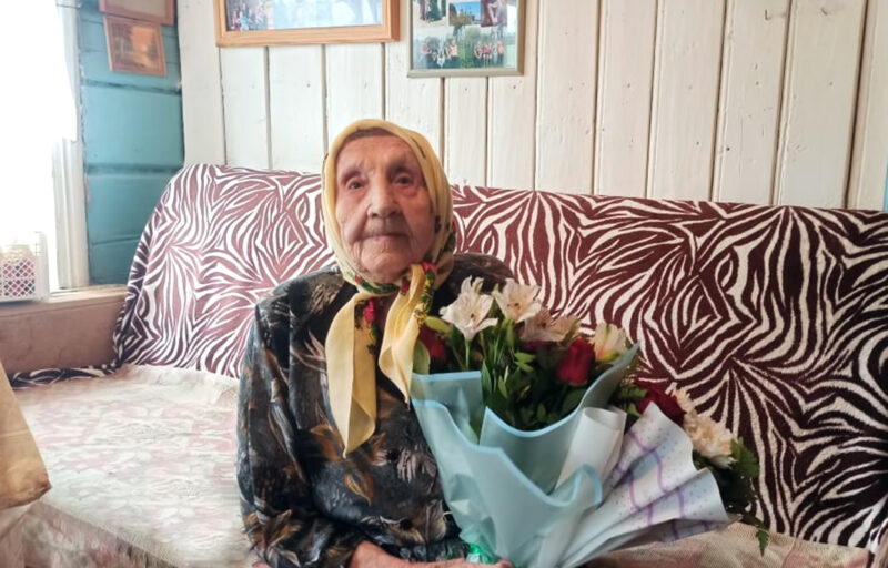 Губернатор Игорь Руденя подчеркнул вклад в Победу Домны Николаевны Григорьевой, отмечающей 100-летие Губернатор Игорь Руденя подчеркнул вклад в Победу Домны Николаевны Григорьевой, отмечающей 100-летие