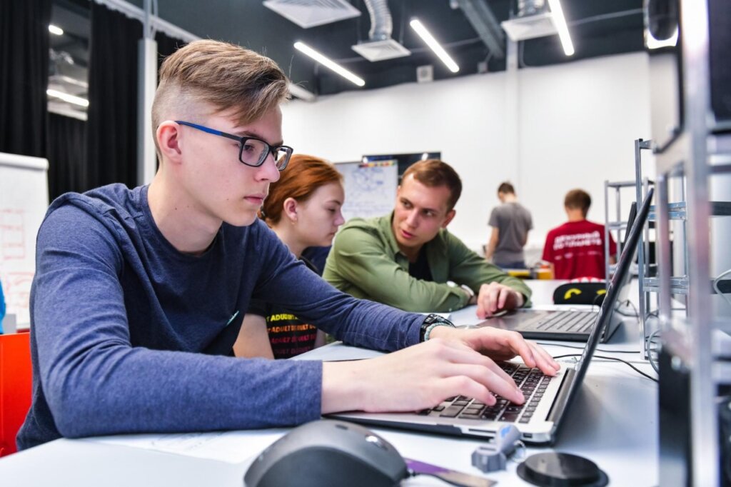 Молодежь Верхневолжья может принять участие в программе «Лето.Сириус: начни свой проект» Жители Тверской области могут стать участниками Всероссийской премии молодежных достижений