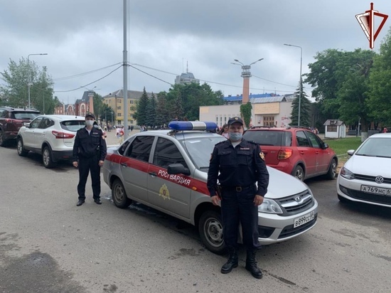 В Твери сотрудники Росгвардии задержали вора с блендером В Твери сотрудники Росгвардии задержали вора с блендером
