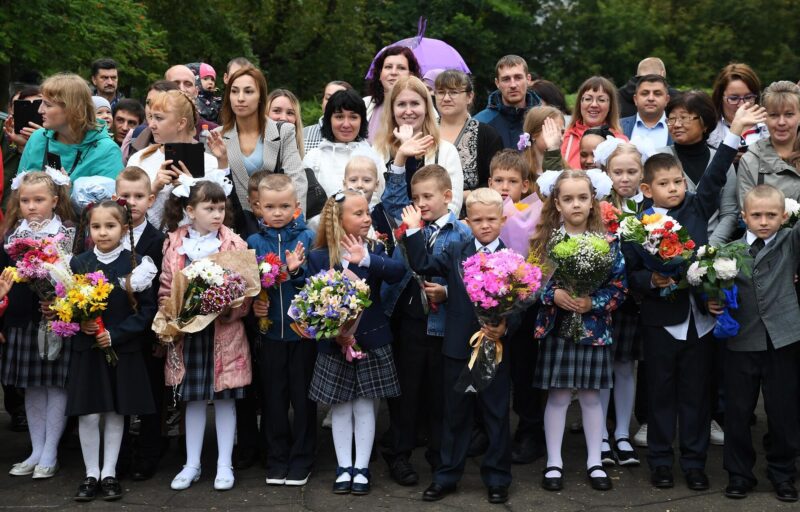 В Твери Игорь Руденя принял участие в торжественной линейке