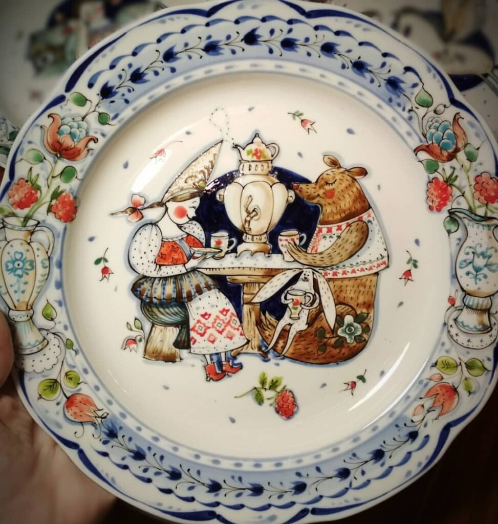 В Твери проходит выставка керамики Льва Солодкова