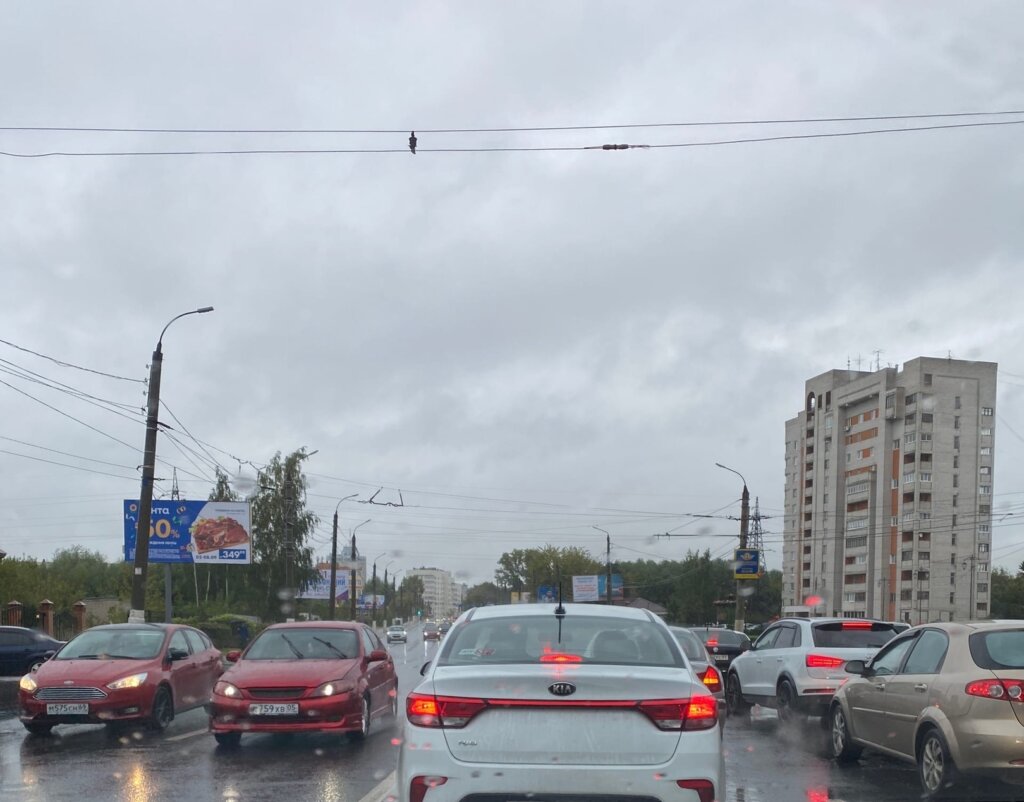 В Твери в пробке стоит Волоколамский проспект В Твери в пробке стоит Волоколамский проспект