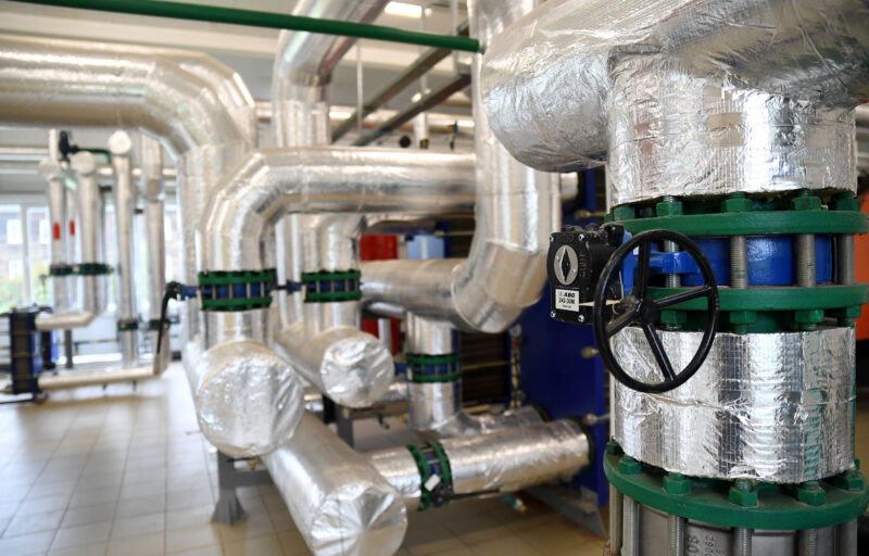 Глава региона Игорь Руденя осмотрел автоматизированную котельную в Нелидово