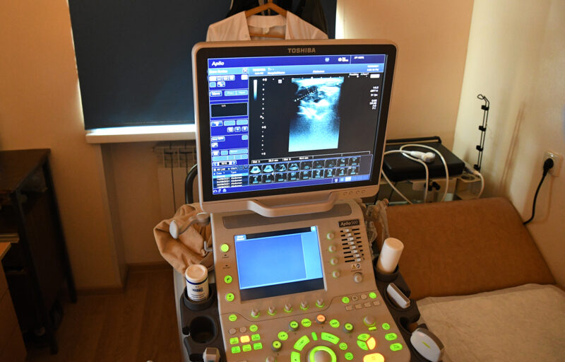 Нелидовской ЦРБ глава региона Игорь Руденя передал электрокардиограф