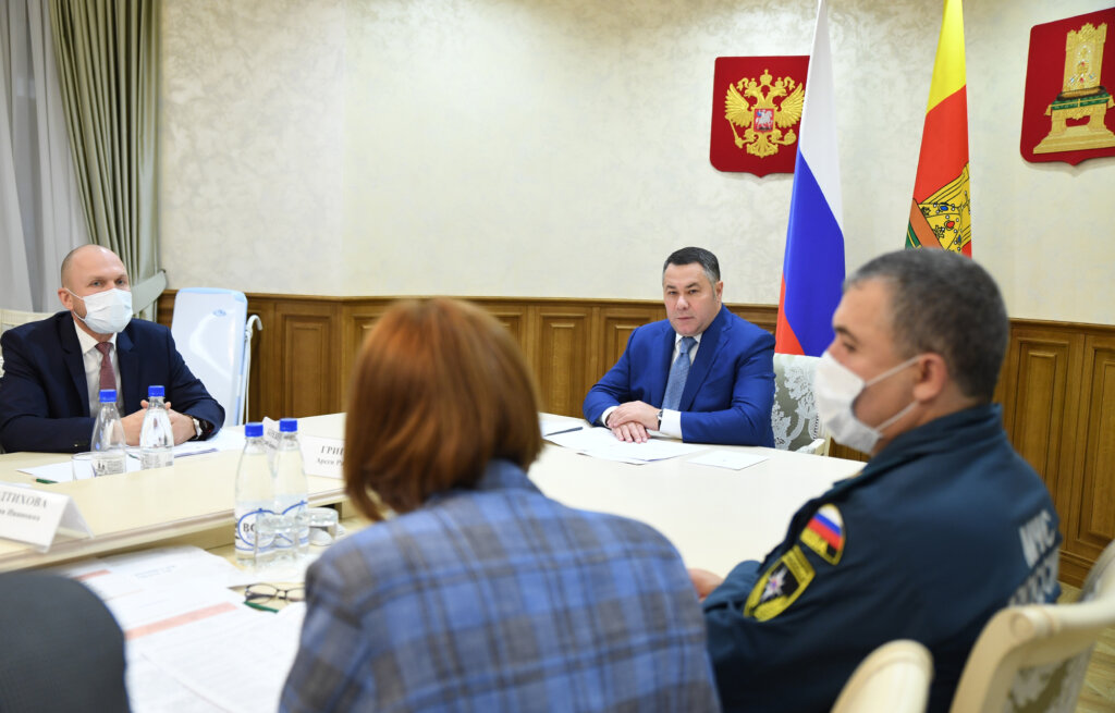 Медики Тверской области получат выплаты за дополнительную нагрузку при вакцинации населения от COVID-19 Медики Тверской области получат выплаты за дополнительную нагрузку при вакцинации населения от COVID-19