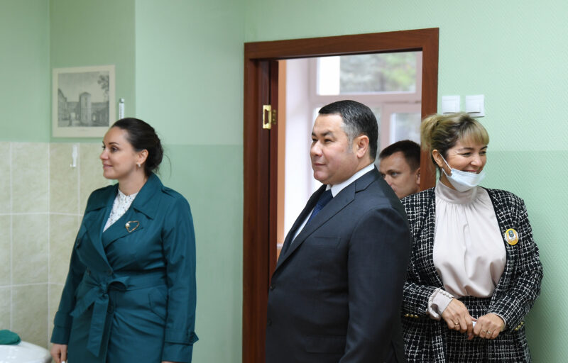 Губернаторские выплаты наравне с педагогами получат теперь и завучи с директорами школ