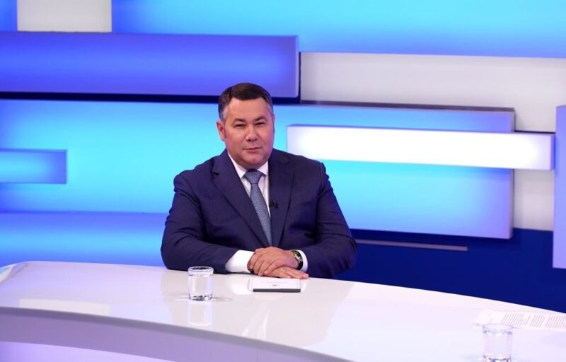 Губернатор рассказал о строительстве бассейна и газификации региона в прямом эфире Губернатор рассказал о строительстве бассейна и газификации региона в прямом эфире