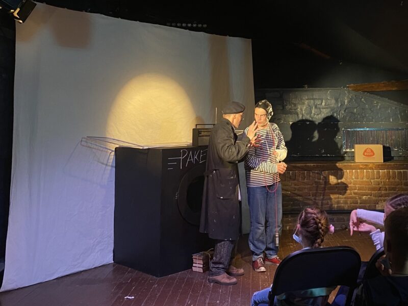 Космос нас ждет: в тверском ТЮЗе прошла премьера постановки о Вселенной и мечтах