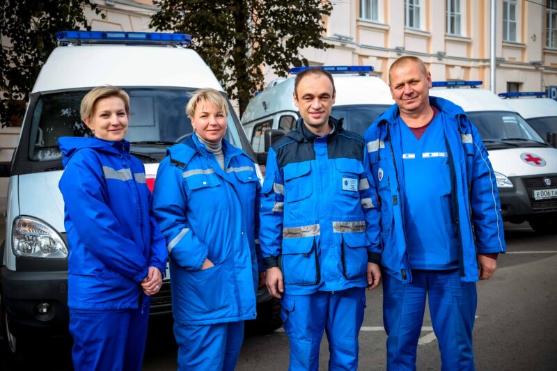 В муниципалитеты Тверской области направлены новые школьные автобусы и автомобили скорой медицинской помощи
