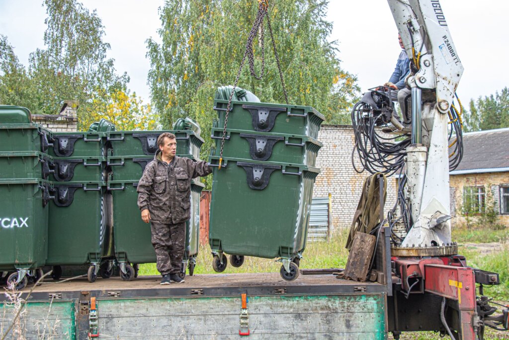 В ЗАТО Озерный доставлено 60 новых контейнеров для сбора твердых коммунальных отходов В ЗАТО Озерный доставлено 60 новых контейнеров для сбора твердых коммунальных отходов