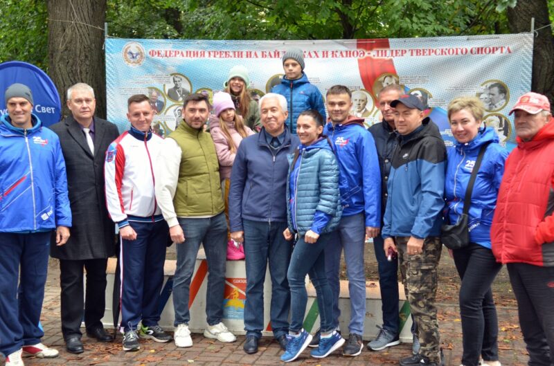 Олимпийские надежды: Владимир Васильев приветствовал гребцов