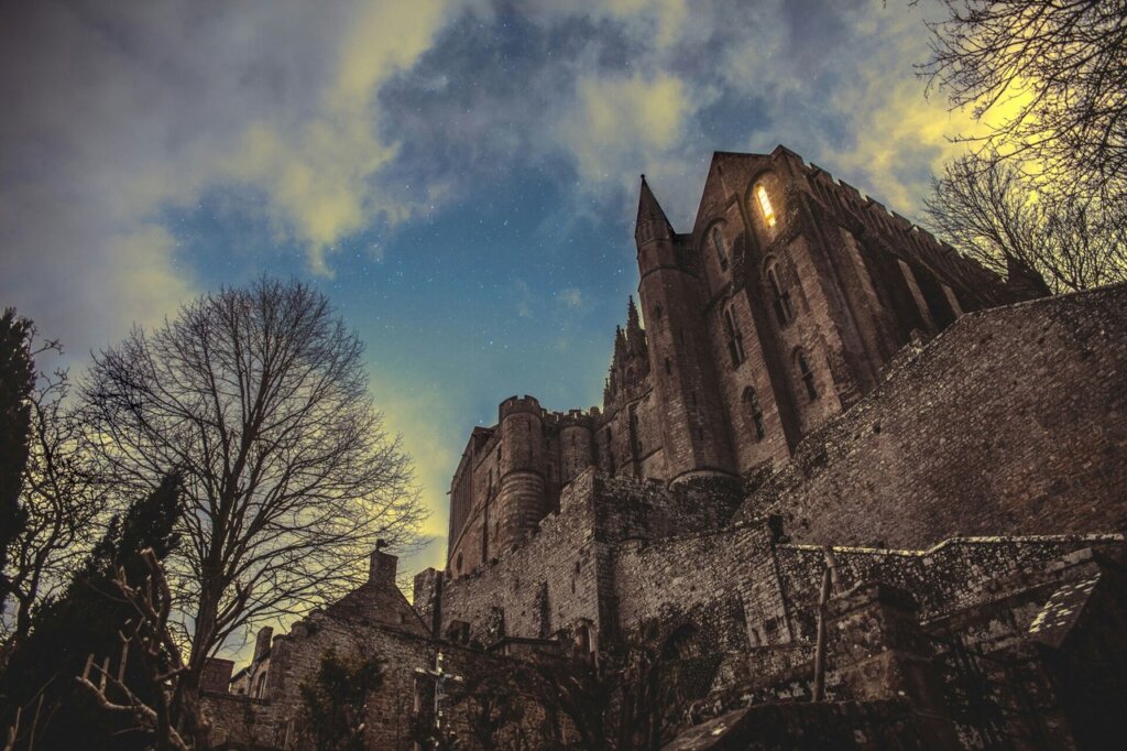 В тверской Горьковке пройдет встреча любителей темного романтизма В тверской Горьковке пройдет встреча любителей темного романтизма