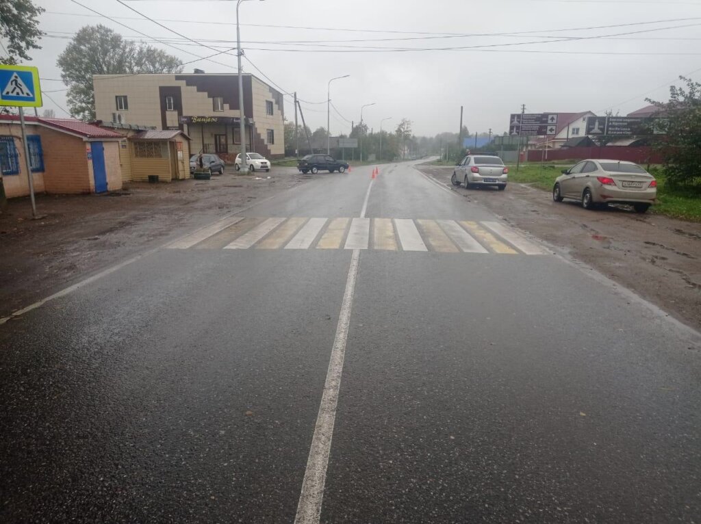 В Тверской области на пешеходном переходе сбили двух несовершеннолетних