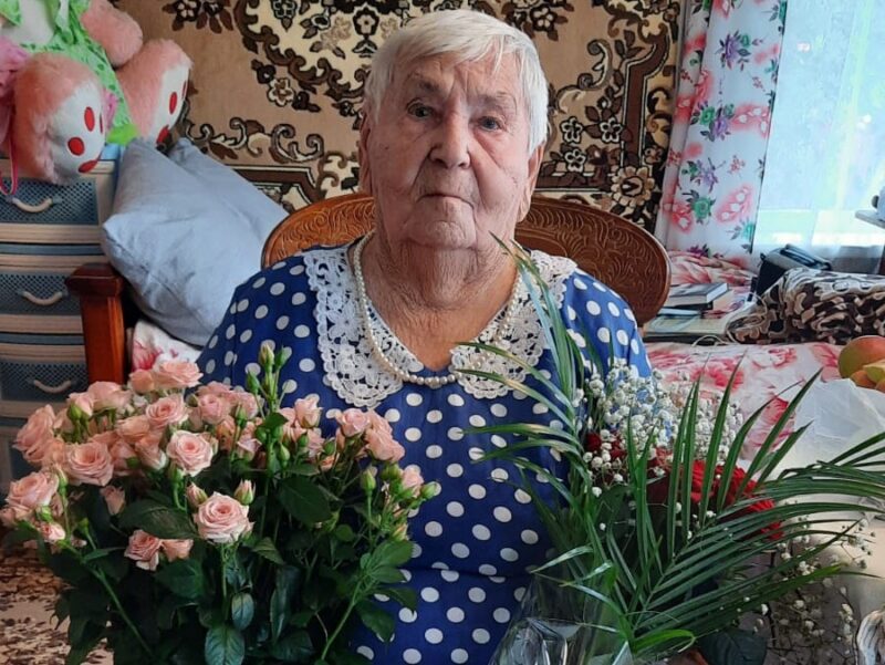 Труженица тыла Татьяна Моисеева из Калининского района отметила столетний юбилей Труженица тыла Татьяна Моисеева из Калининского района отметила столетний юбилей