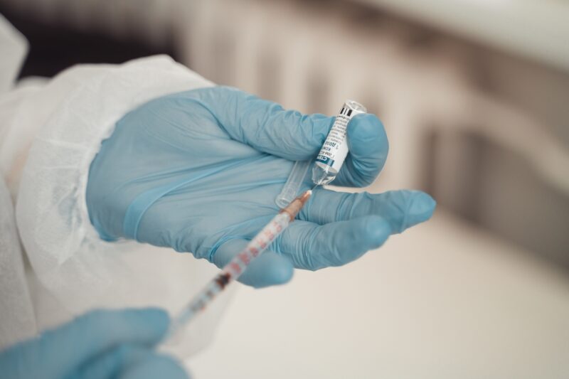 В Тверской области продолжается вакцинация от коронавируса Обновленная статистика по коронавирусу на 27 января в Тверской области