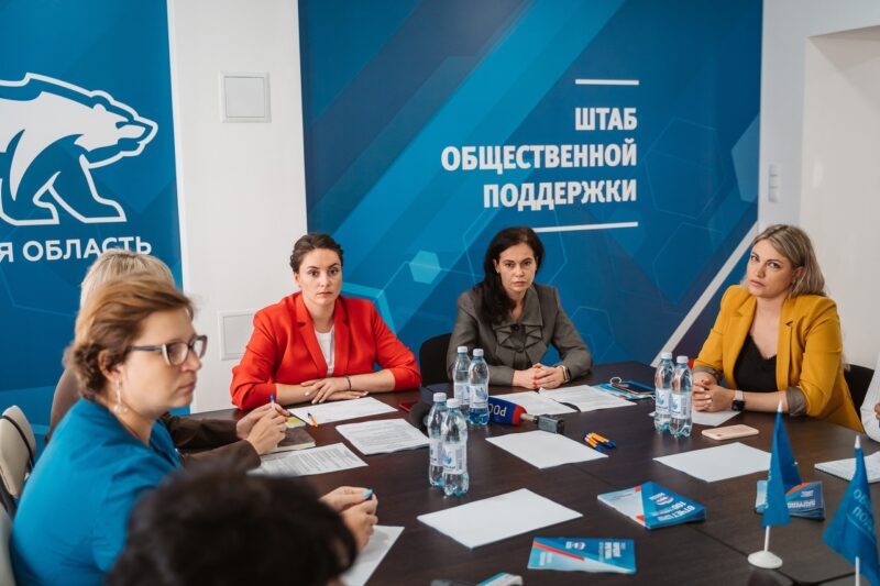 Медики, политики, ветераны: с кем встречается лидер тверских волонтеров
