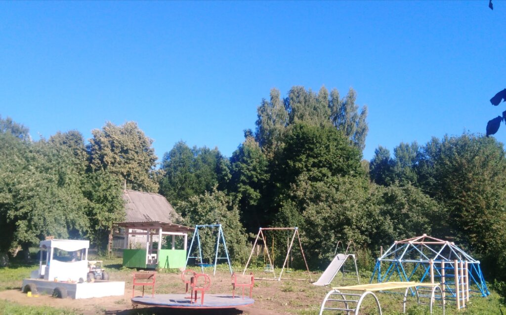 Новая детская площадка появилась в Оленинском районе