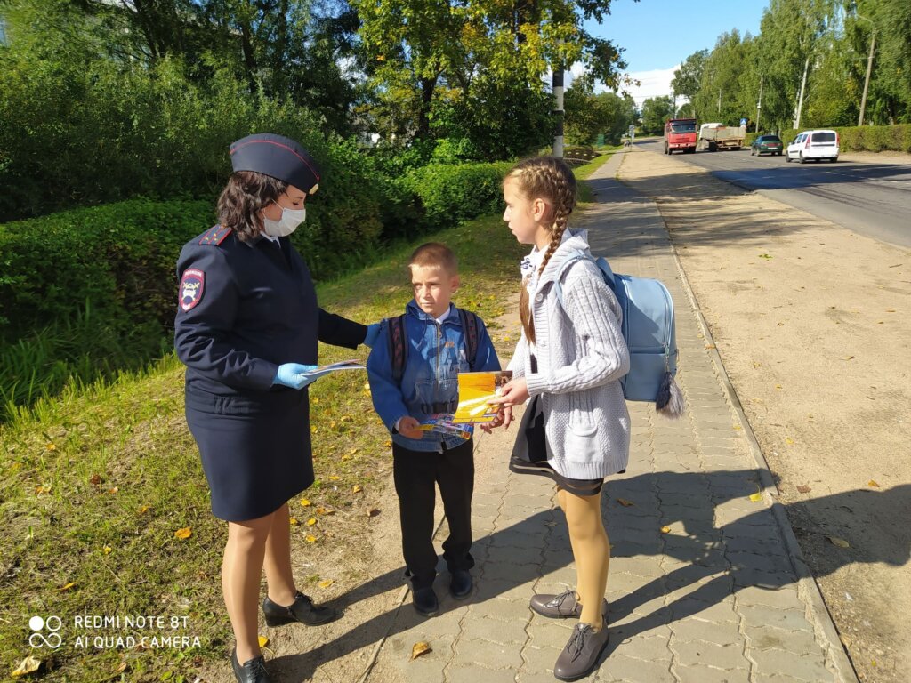 В Западной Двине автоинспекторы рассказали детям о дорожных "ловушках"