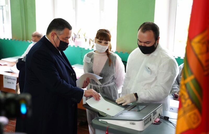 В голосовании принял участие губернатор Тверской области Игорь Руденя В голосовании принял участие губернатор Тверской области Игорь Руденя
