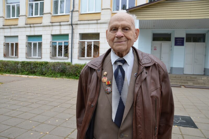 В завершающий день голосования избирательный участок посетил Спартак Андреевич Сычев В завершающий день голосования избирательный участок посетил Спартак Андреевич Сычев
