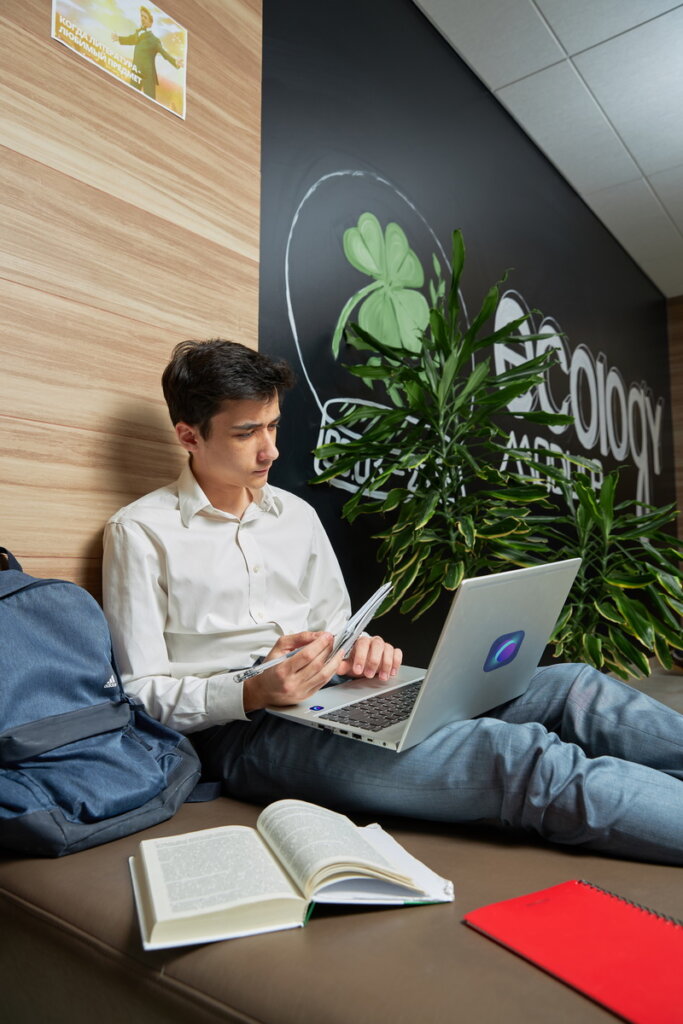 «Сферум» запускает онлайн-трансляции с возможностью подключения до 10 тысяч зрителей «Сферум» запускает онлайн-трансляции с возможностью подключения до 10 тысяч зрителей