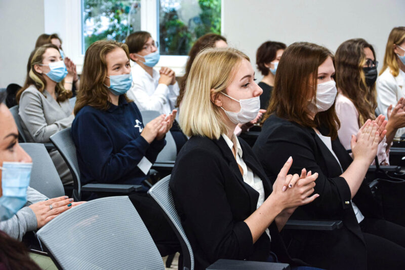 День знаний в Твери: Владимир Васильев цитировал Марка Твена и признался, что полюбил учебу благодаря родителям
