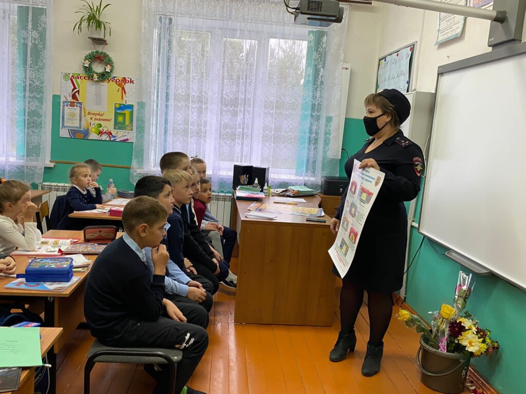 В Хорошевской школе Ржевского района прошло мероприятие «Засветись - стань заметен на дороге»