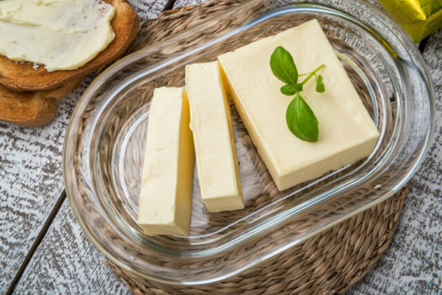 Тверская лаборатория нашла консерванты в подмосковном масле