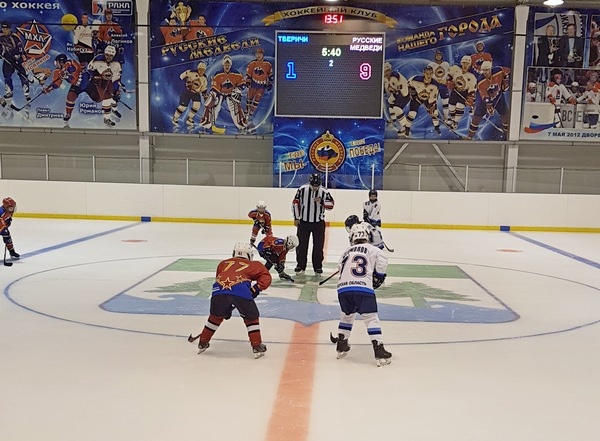 «Русские медведи» открыли Первенство Тверской области по хоккею тремя победами