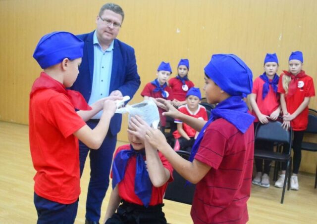 В Тверской области школьники участвовали в конкурсе «МЧС спешит на помощь» В Тверской области школьники участвовали в конкурсе «МЧС спешит на помощь»