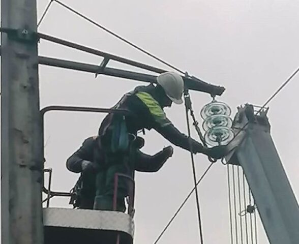 Тверские энергетики провели тренировку по предупреждению аварий Тверские энергетики провели тренировку по предупреждению аварий