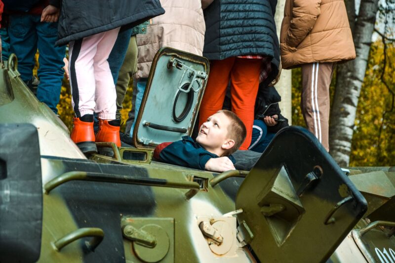 В тверской школе для детей провели спортивно-патриотический праздник