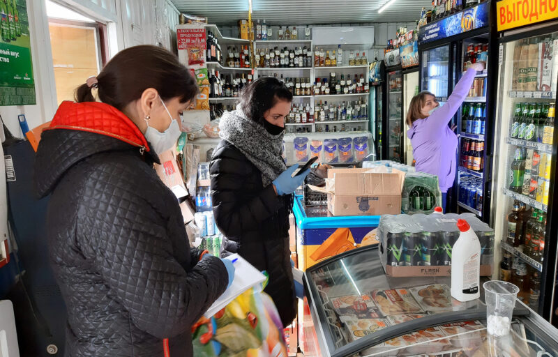 В Тверской области проверили соблюдение масочного режима